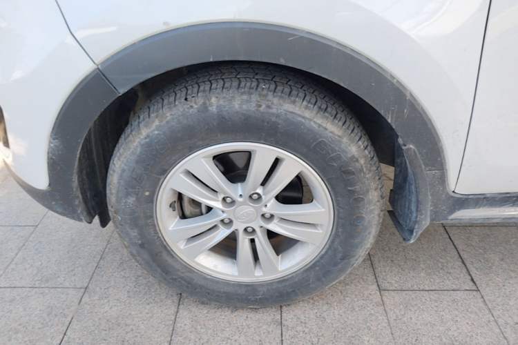 Used Kia Sportage R 2016 2.0L Automatic Two-Wheel Drive GL Left Front Wheel Hub