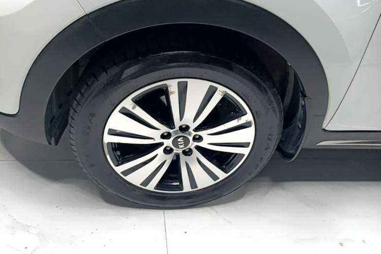 Used Kia Sportage R 2016 2.0L Automatic Two-Wheel Drive DLX Left Front Wheel Hub