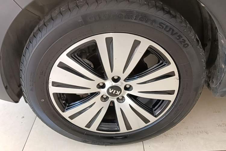 Used Kia Sportage R 2016 2.0L Automatic Two-Wheel Drive DLX Left Front Wheel Hub