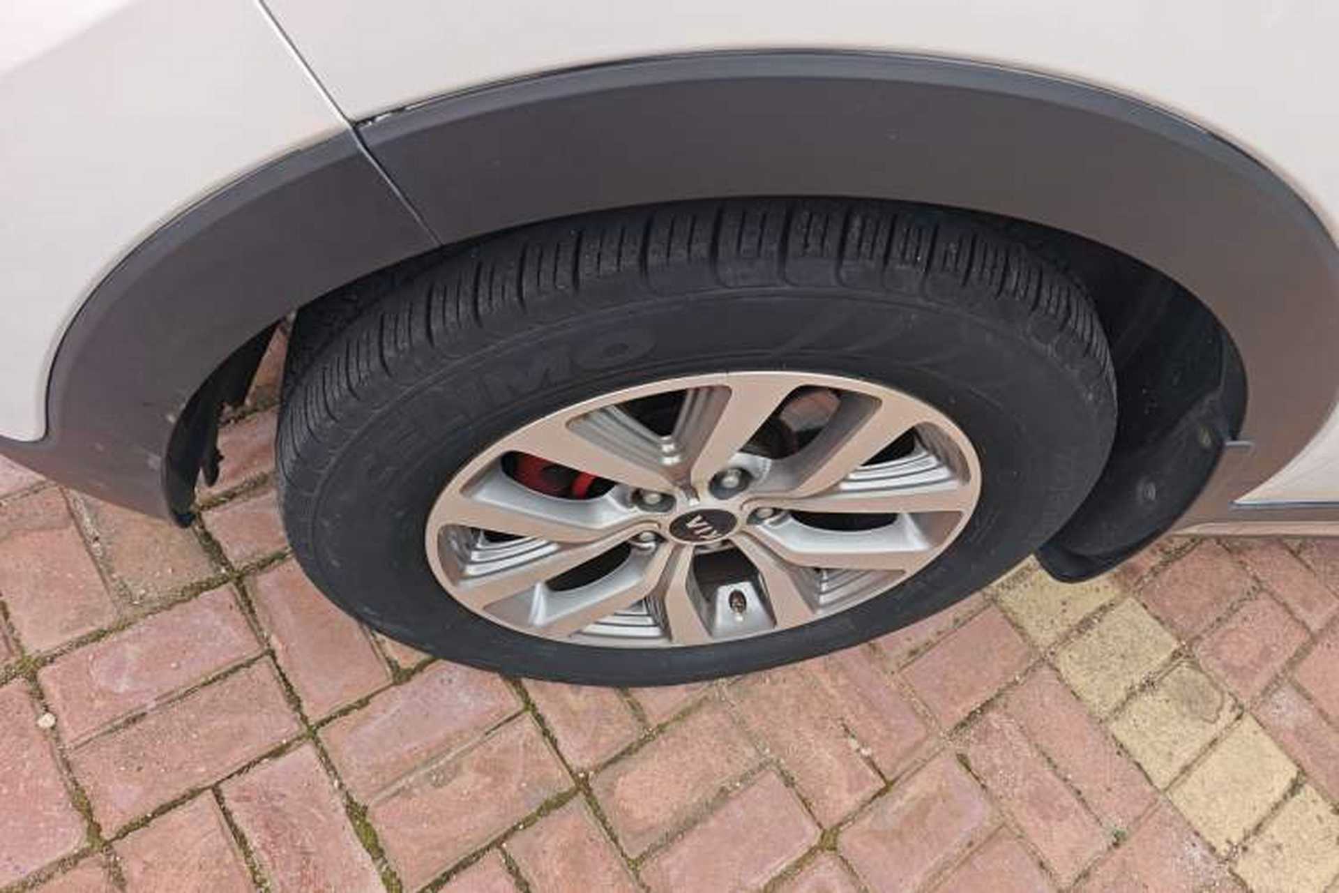 Used Kia Sportage R 2016 2.0L Automatic Two-Wheel Drive GLS Trim Left Front Wheel Hub