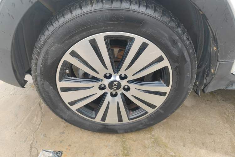 Used Kia Sportage R 2016 2.0L Automatic Two-Wheel Drive DLX Left Front Wheel Hub