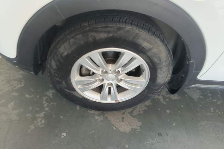 Used Kia Sportage R 2016 2.0L Automatic Two-Wheel Drive GL Left Front Wheel Hub