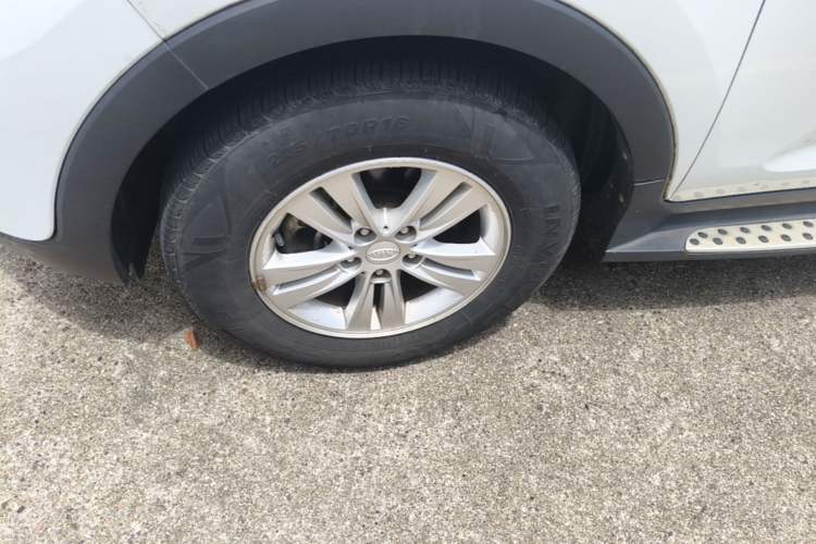 Used Kia Sportage R 2016 2.0L Automatic Two-Wheel Drive GL Left Front Wheel Hub