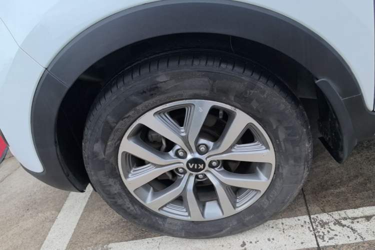 Used Kia Sportage R 2016 2.0L Automatic Two-Wheel Drive GLS Trim Left Front Wheel Hub