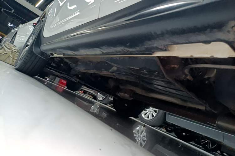 Used Kia Sportage R 2016 2.0L Automatic Two-Wheel Drive DLX Left Side Sill
