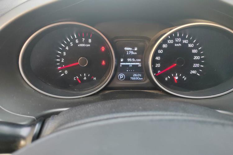 Used Kia Sportage R 2016 2.0L Automatic Two-Wheel Drive DLX Odometer Close Up