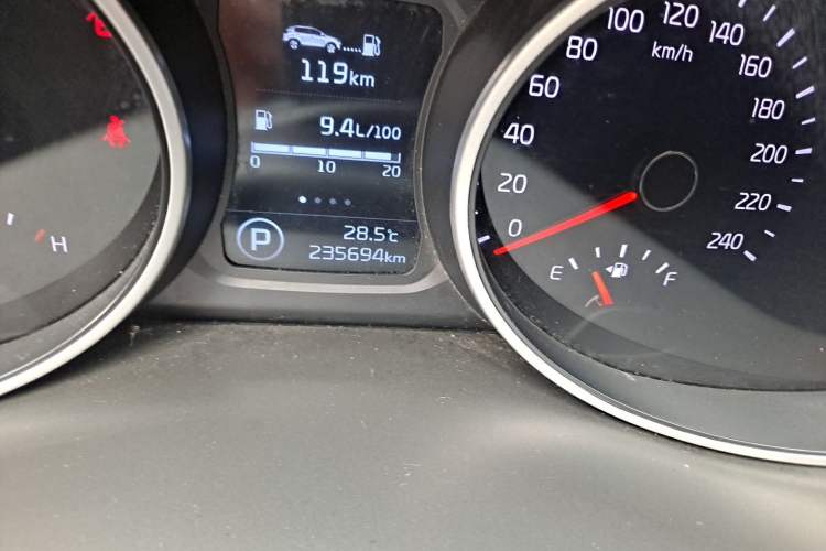 Used Kia Sportage R 2016 2.0L Automatic Two-Wheel Drive DLX Odometer Close Up