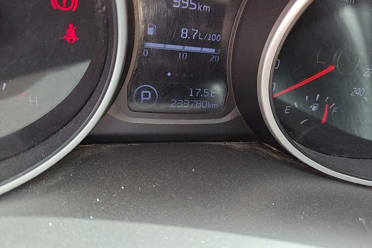 Used Kia Sportage R 2016 2.0L Automatic Two-Wheel Drive GLS Trim Odometer Close Up
