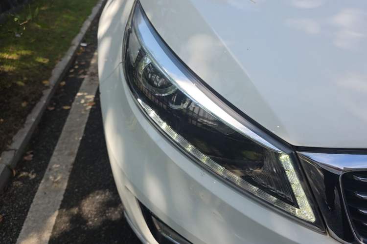 Used Kia Sportage R 2016 2.0L Automatic Two-Wheel Drive GLS Trim Right Front Headlight