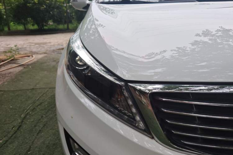 Used Kia Sportage R 2016 2.0L Automatic Two-Wheel Drive GLS Trim Right Front Headlight