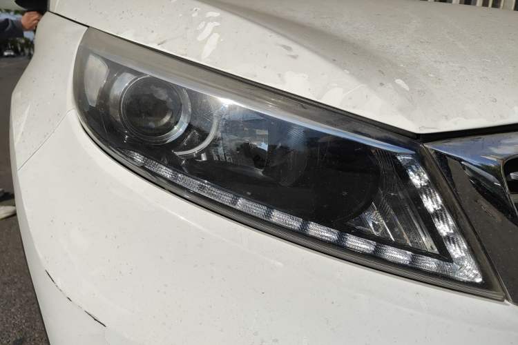 Used Kia Sportage R 2016 2.0L Automatic Two-Wheel Drive DLX Right Front Headlight