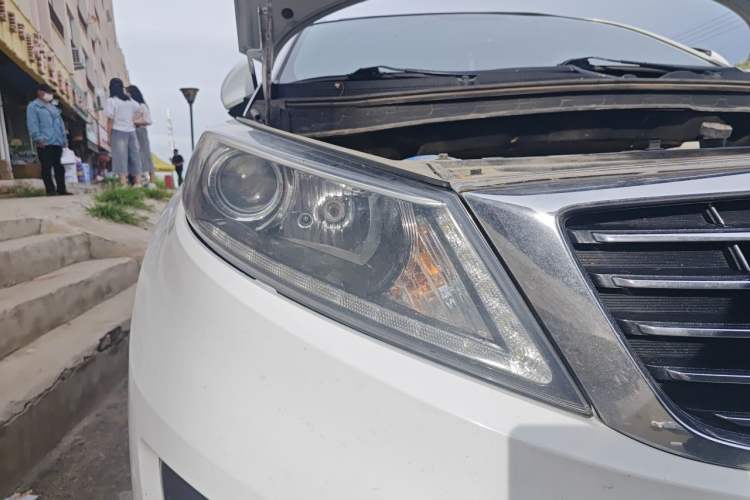 Used Kia Sportage R 2016 2.0L Automatic Two-Wheel Drive DLX Right Front Headlight