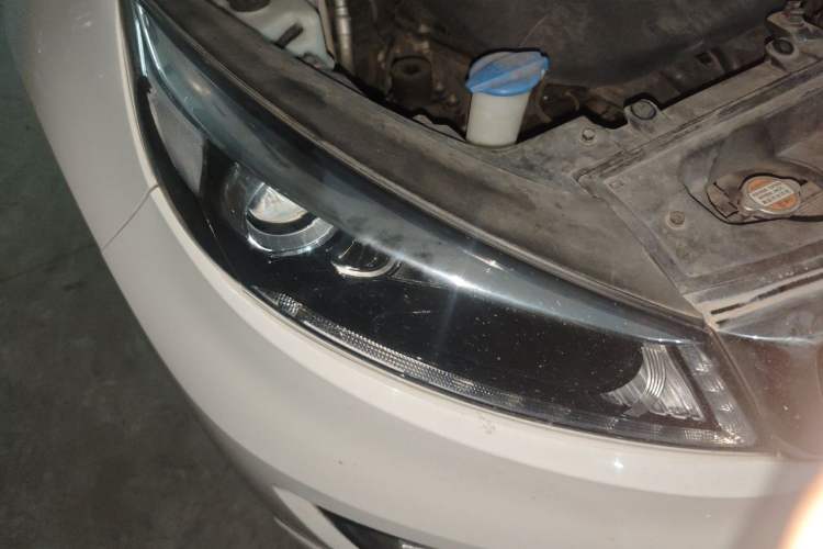 Used Kia Sportage R 2016 2.0L Automatic Two-Wheel Drive GLS Trim Right Front Headlight