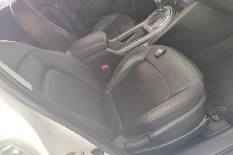 Used Kia Sportage R 2016 2.0L Automatic Two-Wheel Drive GLS Trim Right Front Seat
