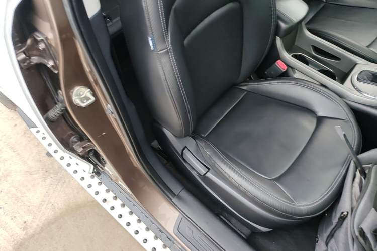 Used Kia Sportage R 2016 2.0L Automatic Two-Wheel Drive GLS Trim Right Front Seat