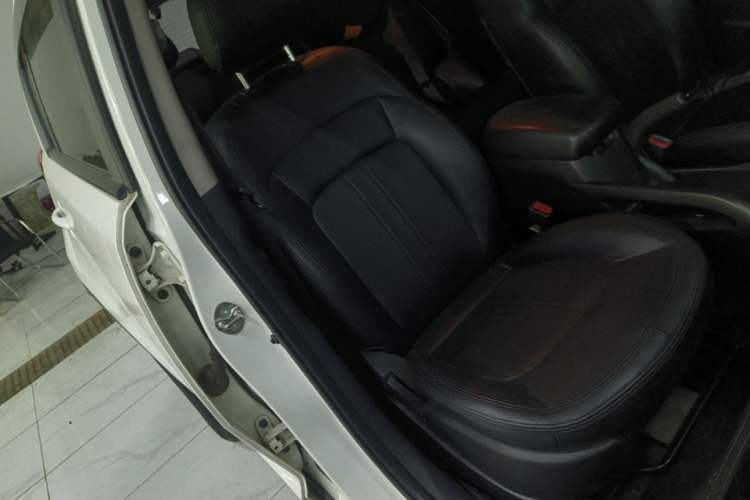 Used Kia Sportage R 2016 2.0L Manual Two-Wheel Drive GL Trim Right Front Seat
