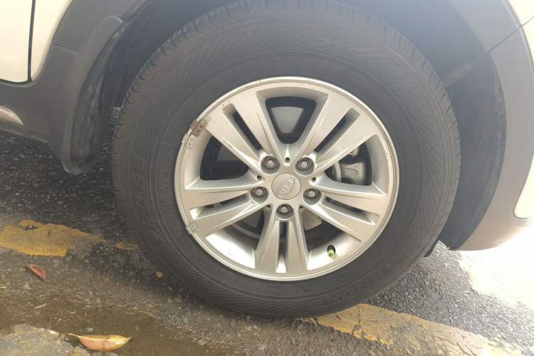 Used Kia Sportage R 2016 2.0L Automatic Two-Wheel Drive GL Right Front Wheel Hub