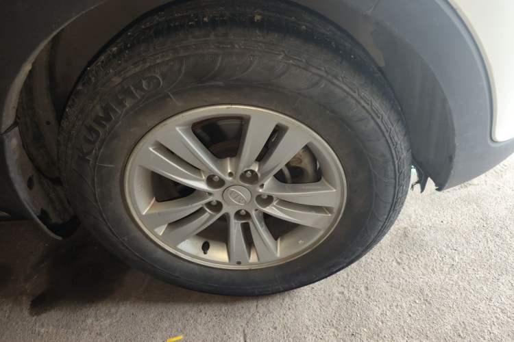 Used Kia Sportage R 2016 2.0L Automatic Two-Wheel Drive GL Right Front Wheel Hub