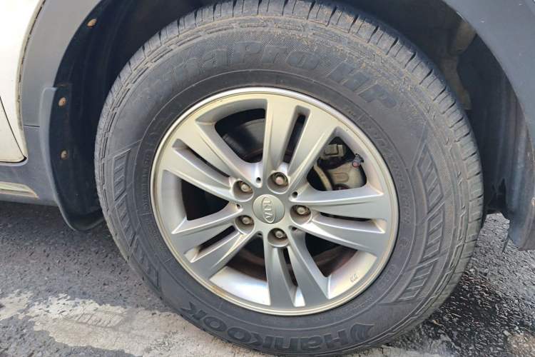 Used Kia Sportage R 2016 2.0L Automatic Two-Wheel Drive GL Right Front Wheel Hub