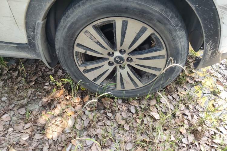 Used Kia Sportage R 2016 2.0L Automatic Two-Wheel Drive Premium Edition Right Front Wheel Hub