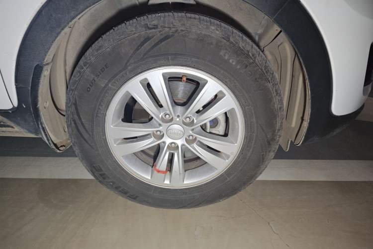 Used Kia Sportage R 2016 2.0L Automatic Two-Wheel Drive GL Right Front Wheel Hub