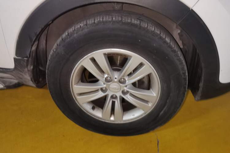 Used Kia Sportage R 2016 2.0L Automatic Two-Wheel Drive GL Right Front Wheel Hub