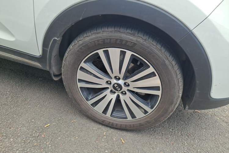 Used Kia Sportage R 2016 2.0L Automatic Two-Wheel Drive DLX Right Front Wheel Hub