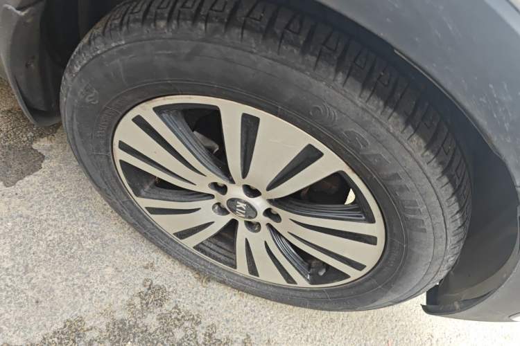 Used Kia Sportage R 2016 2.0L Automatic Two-Wheel Drive DLX Right Front Wheel Hub