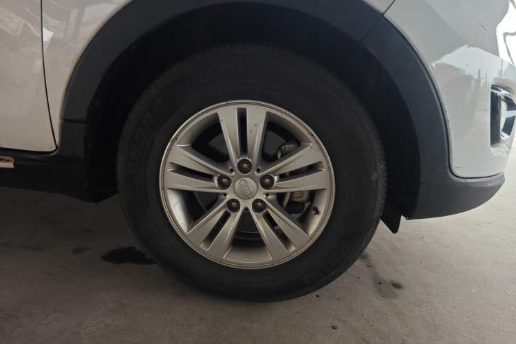 Used Kia Sportage R 2016 2.0L Automatic Two-Wheel Drive GL Right Front Wheel Hub