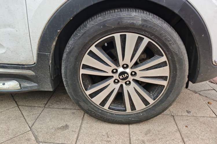Used Kia Sportage R 2016 2.0L Automatic Two-Wheel Drive DLX Right Front Wheel Hub