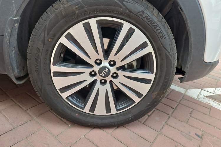 Used Kia Sportage R 2016 2.0L Automatic Two-Wheel Drive DLX Right Front Wheel Hub
