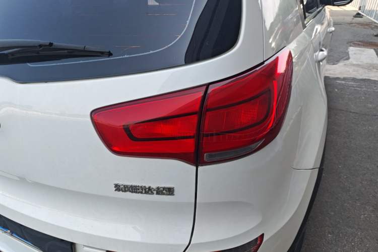 Used Kia Sportage R 2016 2.0L Automatic Two-Wheel Drive GL Right Rear Taillight