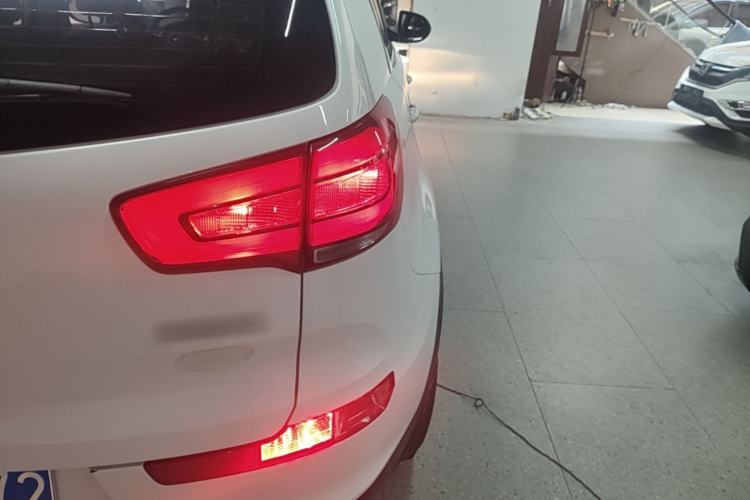 Used Kia Sportage R 2016 2.0L Automatic Two-Wheel Drive GL Right Rear Taillight