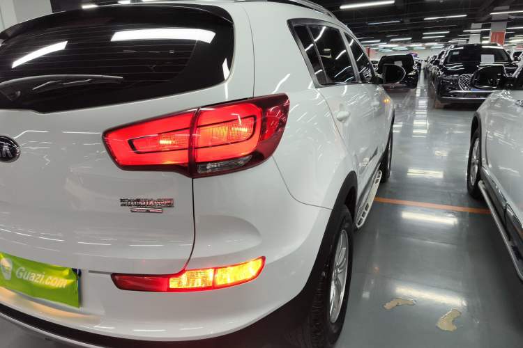 Used Kia Sportage R 2016 2.0L Automatic Two-Wheel Drive GL Right Rear Taillight