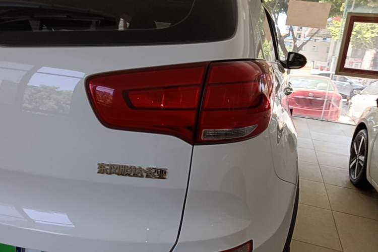 Used Kia Sportage R 2016 2.0L Automatic Two-Wheel Drive DLX Right Rear Taillight