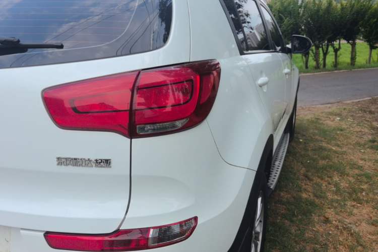 Used Kia Sportage R 2016 2.0L Automatic Two-Wheel Drive GL Right Rear Taillight