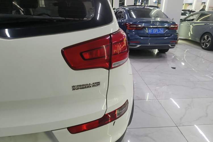 Used Kia Sportage R 2016 2.0L Manual Two-Wheel Drive GL Trim Right Rear Taillight