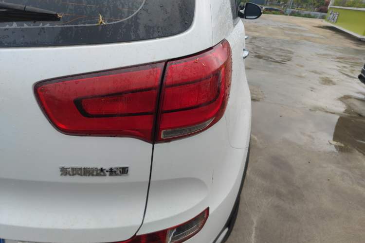 Used Kia Sportage R 2016 2.0L Automatic Two-Wheel Drive DLX Right Rear Taillight