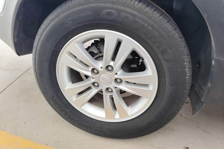 Used Kia Sportage R 2016 2.0L Automatic Two-Wheel Drive GL Right Rear Wheel Hub