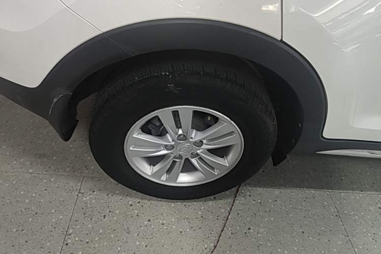Used Kia Sportage R 2016 2.0L Automatic Two-Wheel Drive GL Right Rear Wheel Hub