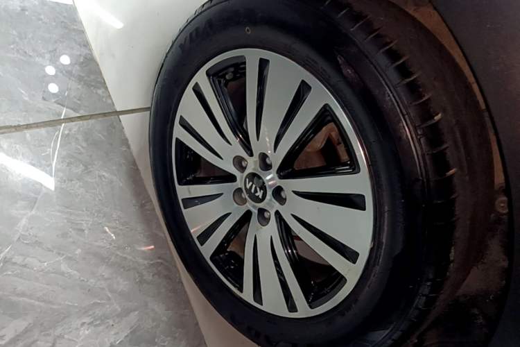 Used Kia Sportage R 2016 2.0L Automatic Two-Wheel Drive DLX Right Rear Wheel Hub
