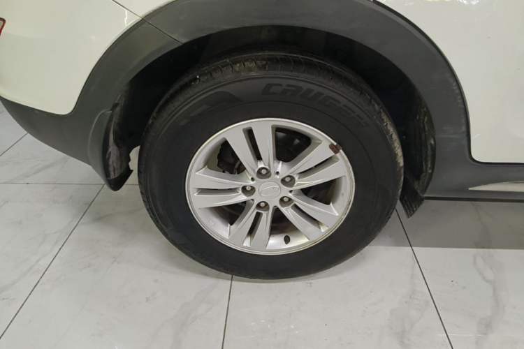 Used Kia Sportage R 2016 2.0L Manual Two-Wheel Drive GL Trim Right Rear Wheel Hub