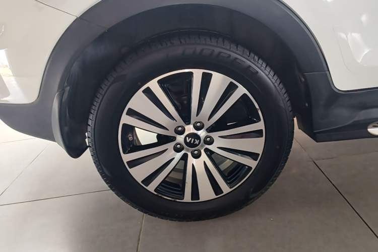 Used Kia Sportage R 2016 2.0L Automatic Two-Wheel Drive DLX Right Rear Wheel Hub