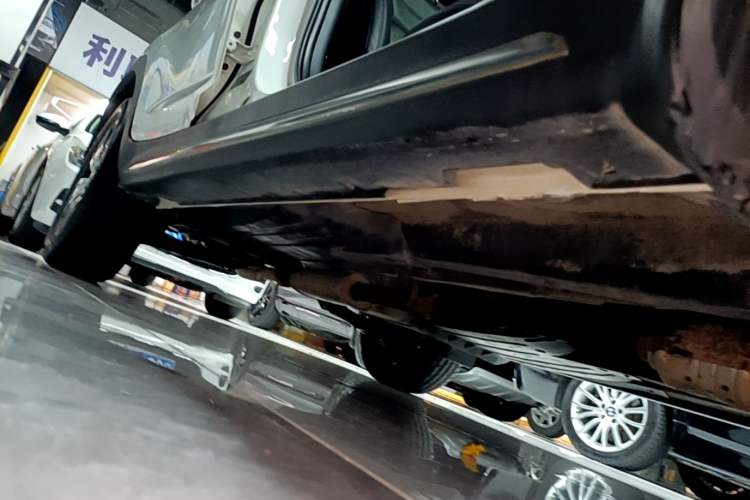 Used Kia Sportage R 2016 2.0L Automatic Two-Wheel Drive DLX Right Side Sill