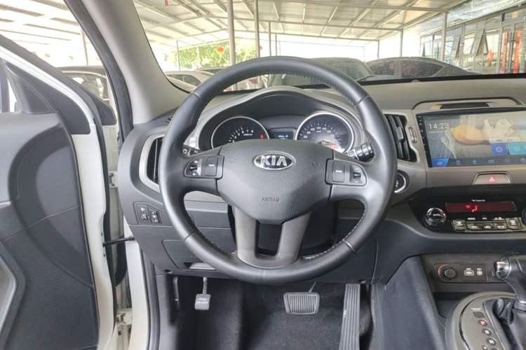 Used Kia Sportage R 2016 2.0L Automatic Two-Wheel Drive GLS Trim Steering Wheel