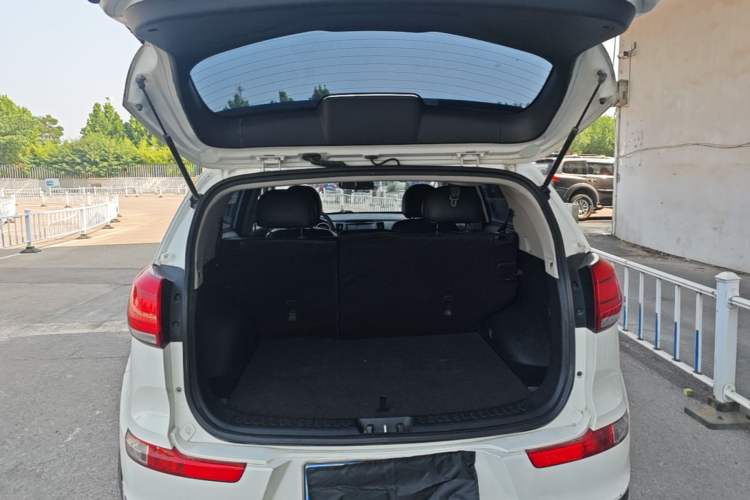 Used Kia Sportage R 2016 2.0L Automatic Two-Wheel Drive GL Trunk