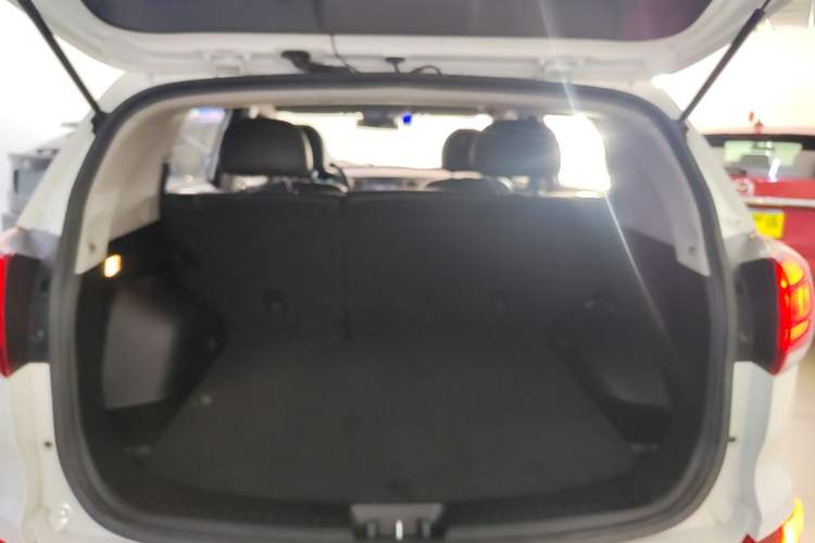 Used Kia Sportage R 2016 2.0L Automatic Two-Wheel Drive GL Trunk