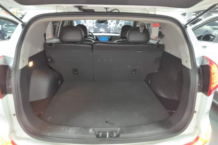 Used Kia Sportage R 2016 2.0L Automatic Two-Wheel Drive GL Trunk