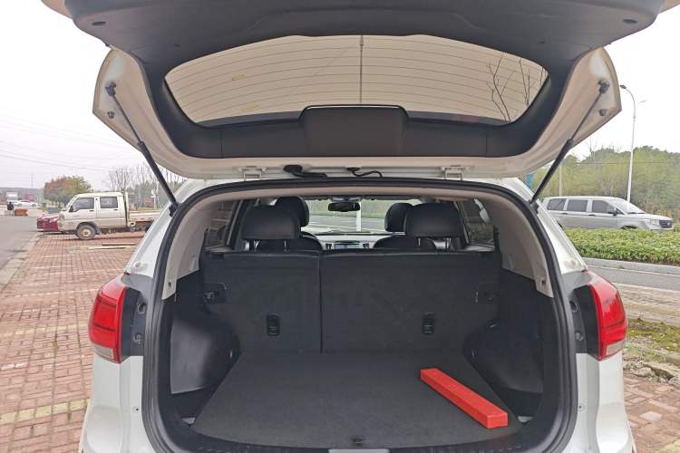 Used Kia Sportage R 2016 2.0L Automatic Two-Wheel Drive GLS Trim Trunk