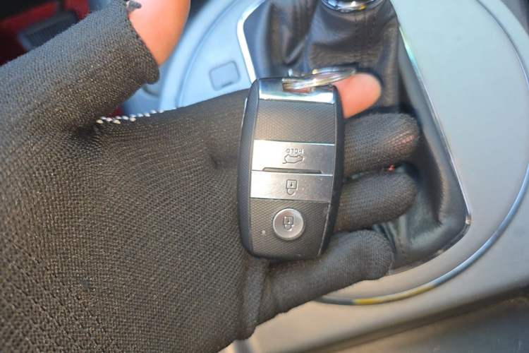 Used Kia Sportage R 2016 2.0L Automatic Two-Wheel Drive GLS Trim Vehicle Key